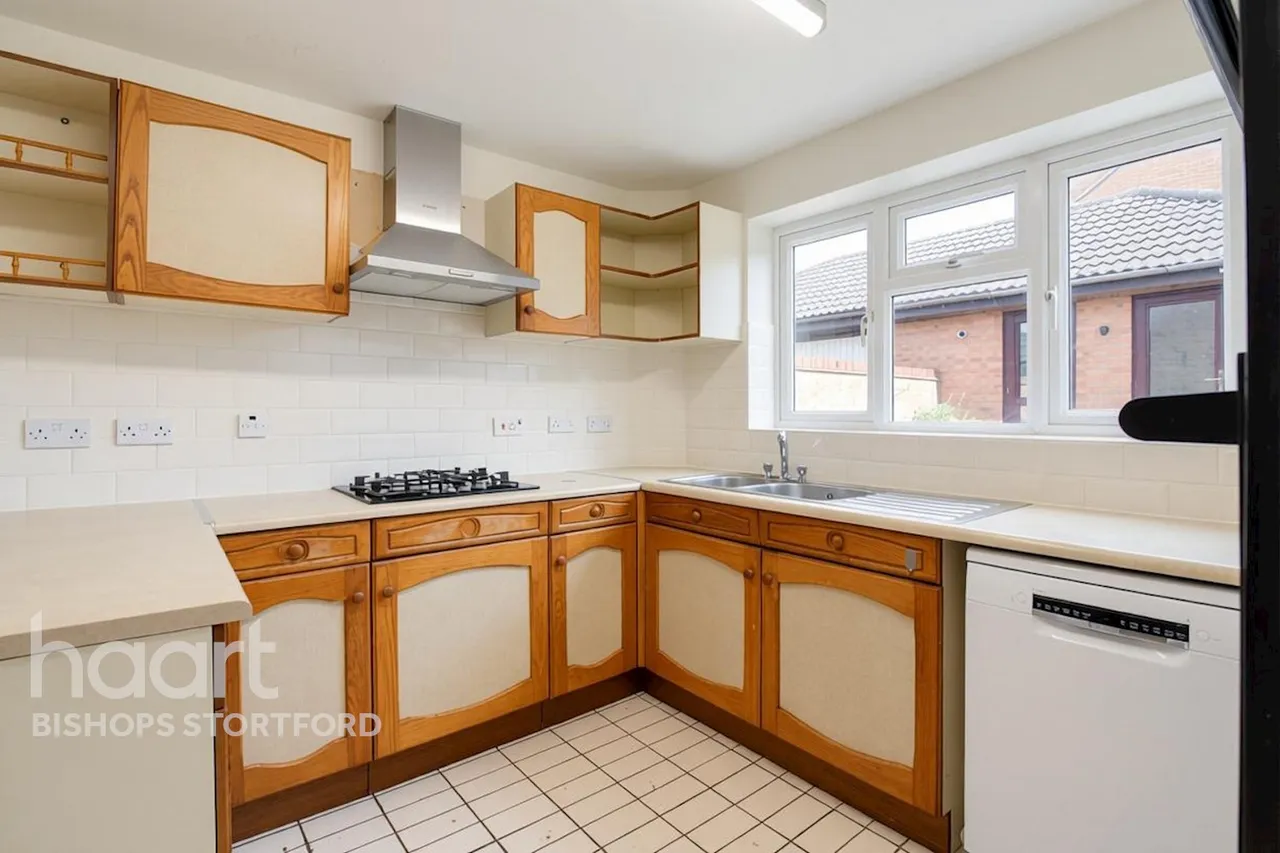 Dove Close, Bishop's Stortford, CM23, photo 9