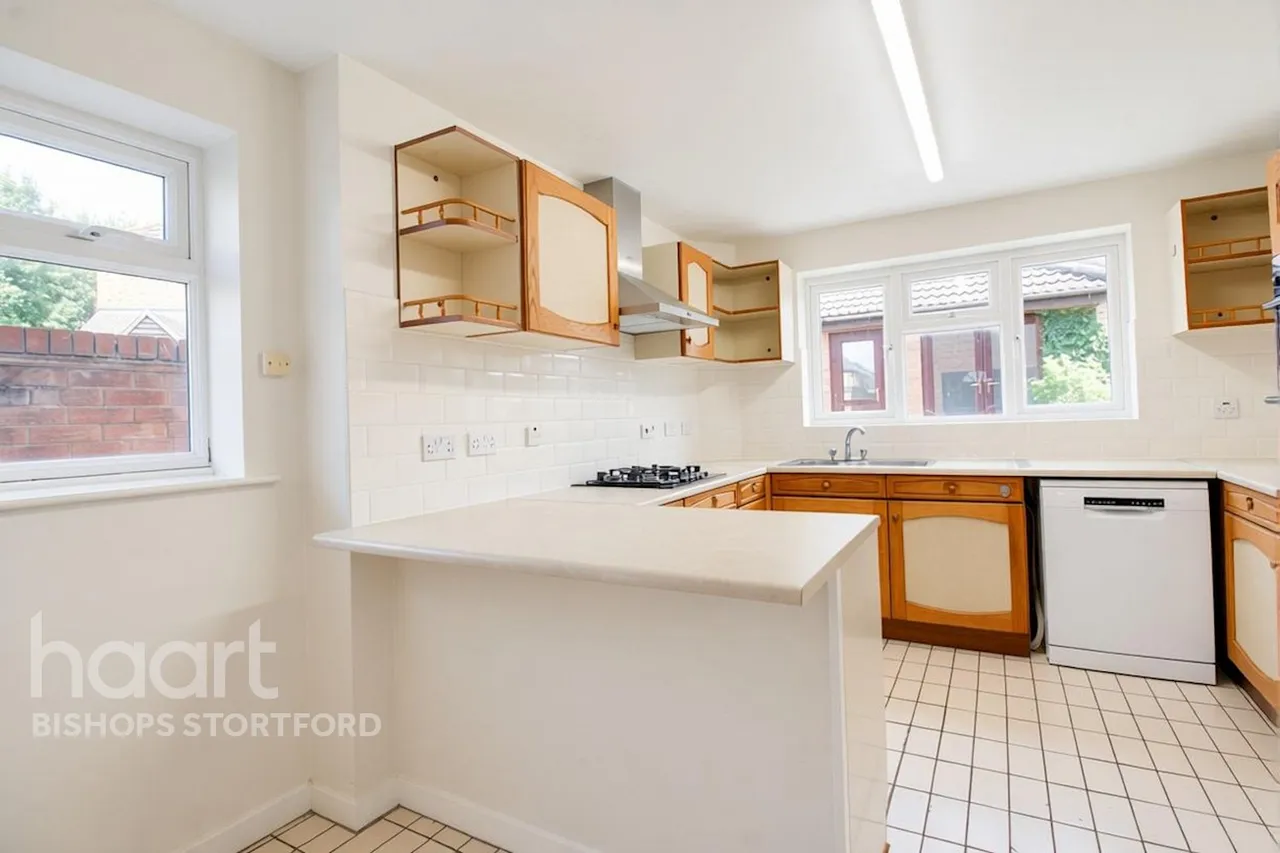 Dove Close, Bishop's Stortford, CM23, photo 3