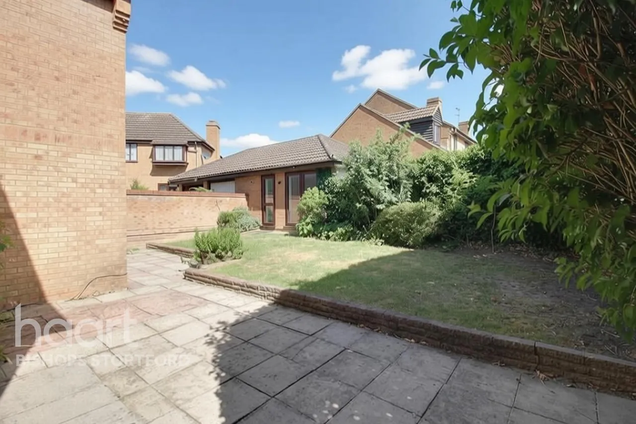 Dove Close, Bishop's Stortford, CM23, photo 4