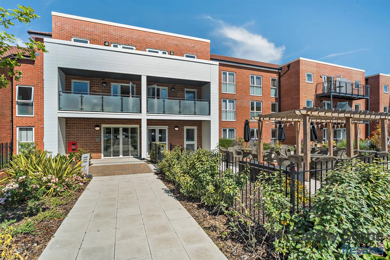 1 bed flat for sale, New Road, Tadley, RG26