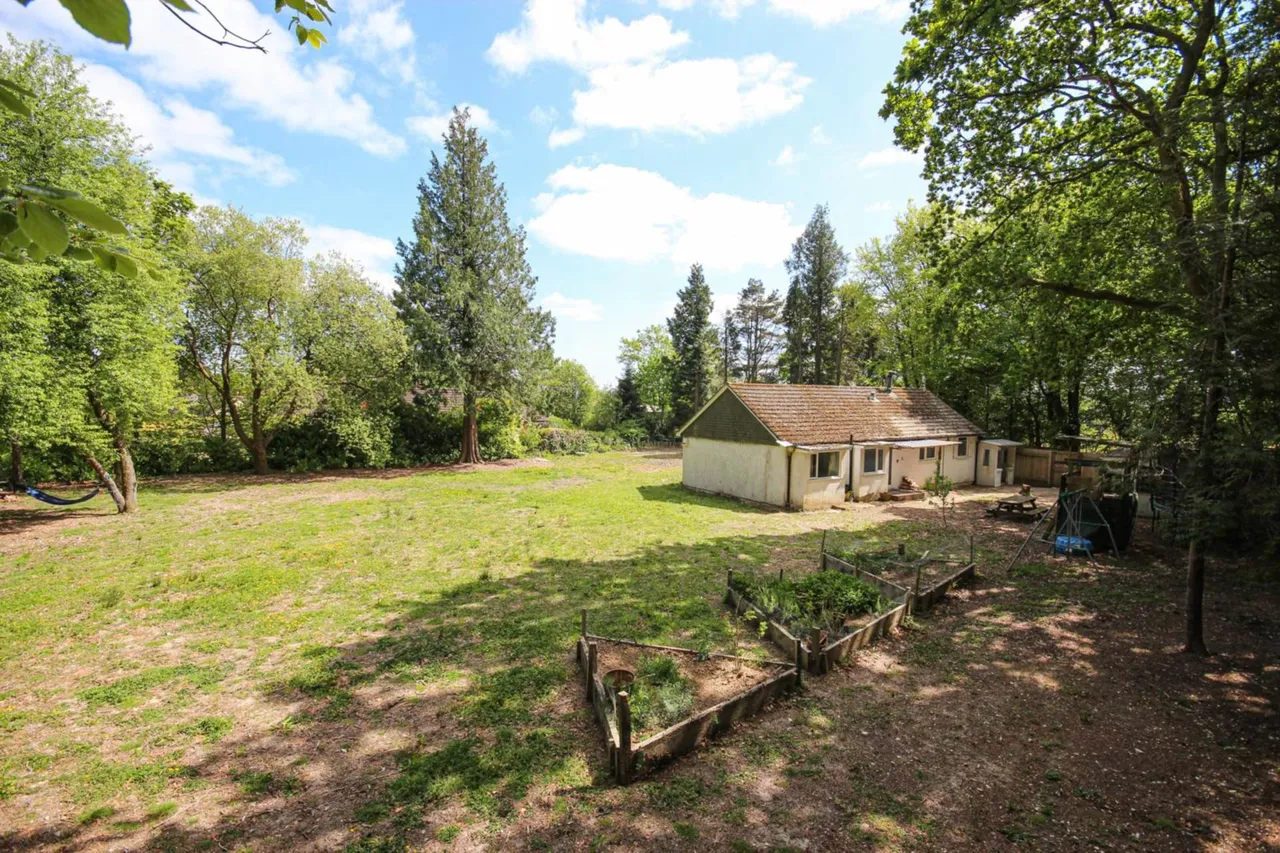 3 bed house for sale — Woodhouse Hill, Uplyme, DT7 3SL