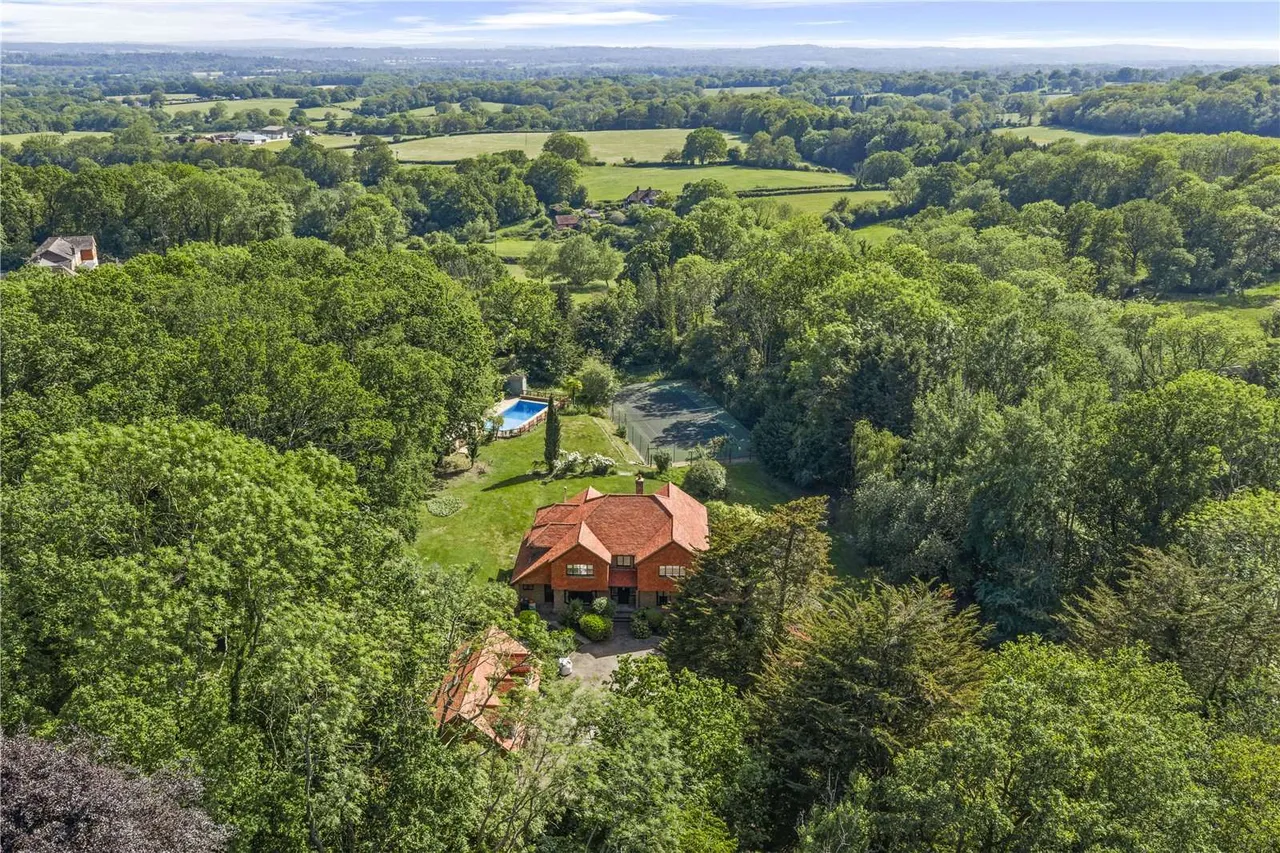 5 bed house for sale — Wickhurst Road, Weald, Sevenoaks, Kent, TN14 6LX