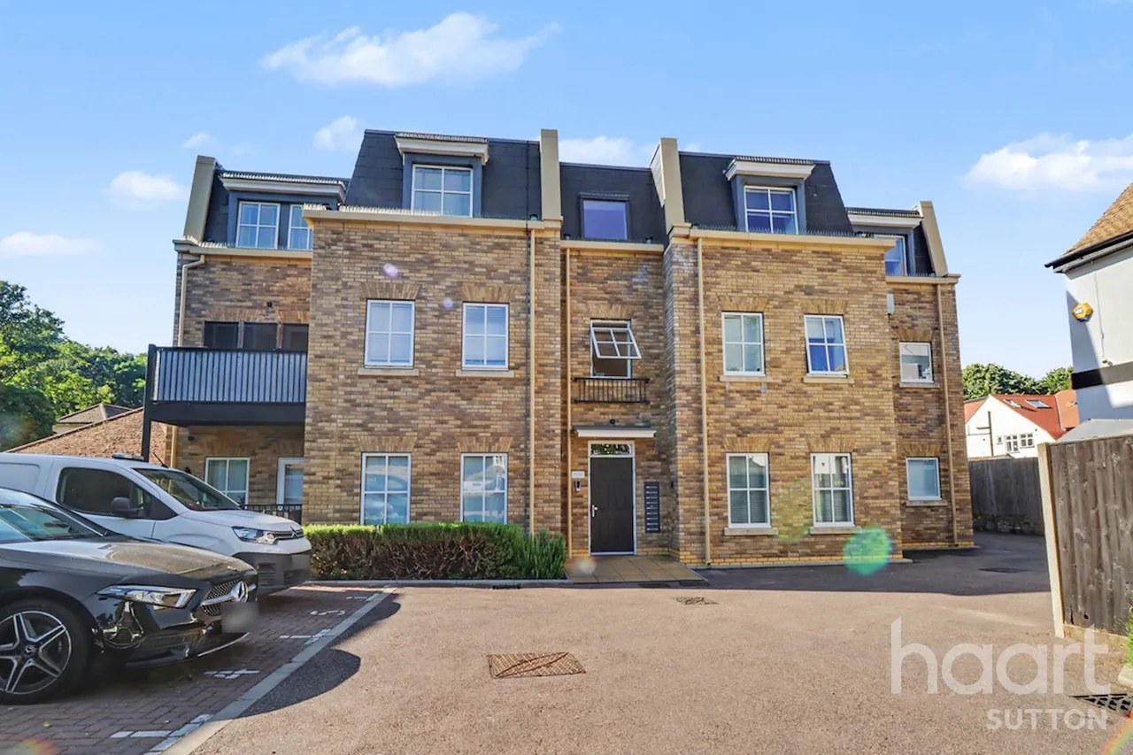 2 bed flat for sale, Croydon Road, Wallington, SM6