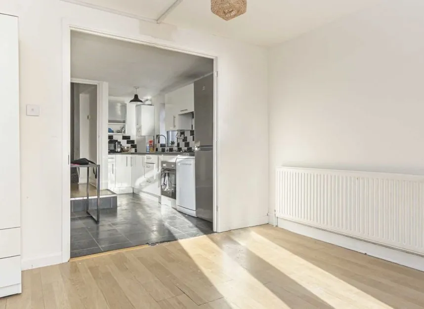 Lower Richmond Road, Putney, SW15, photo 2
