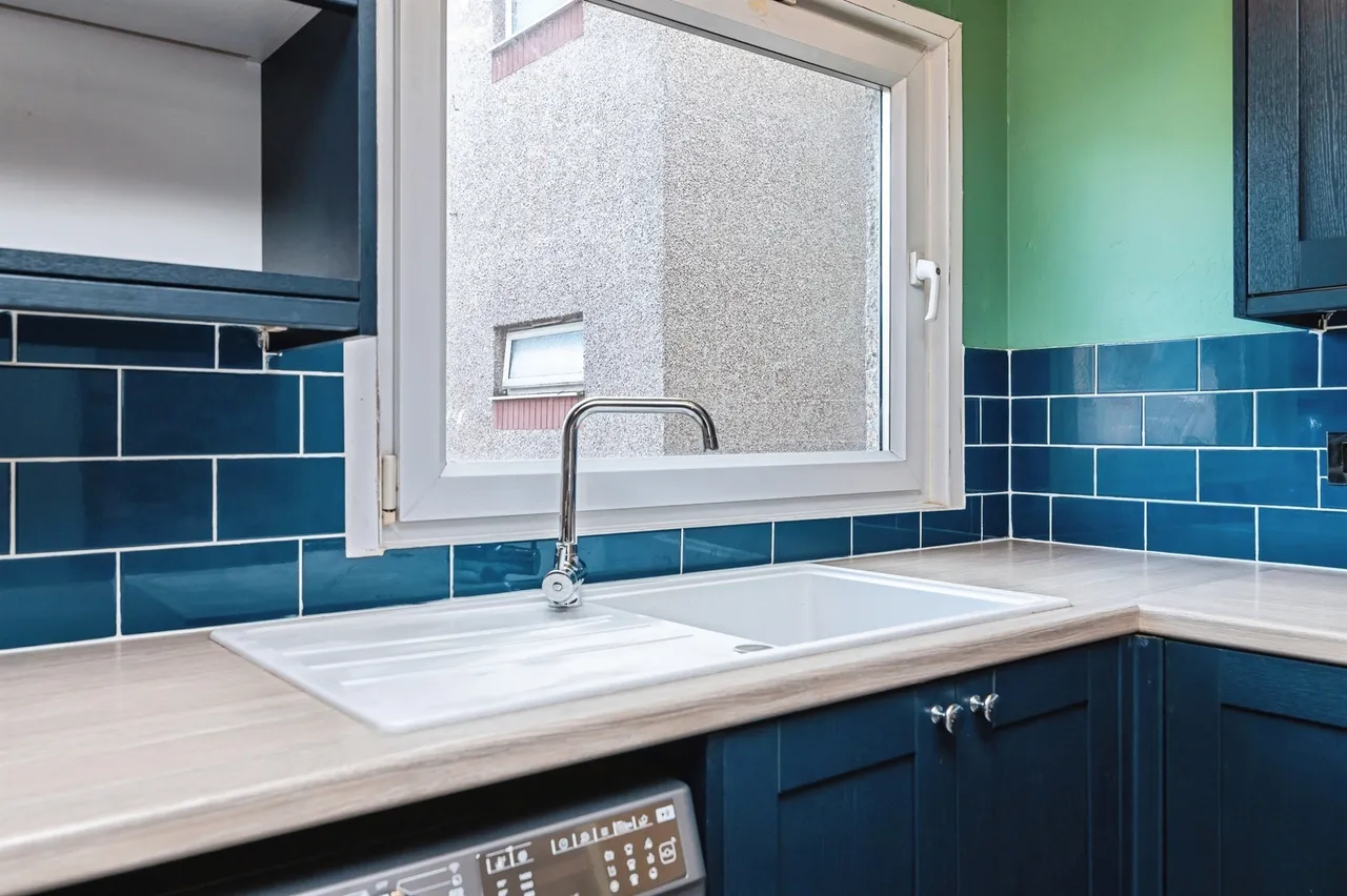 Cairns Close, Nottingham, NG5, photo 13