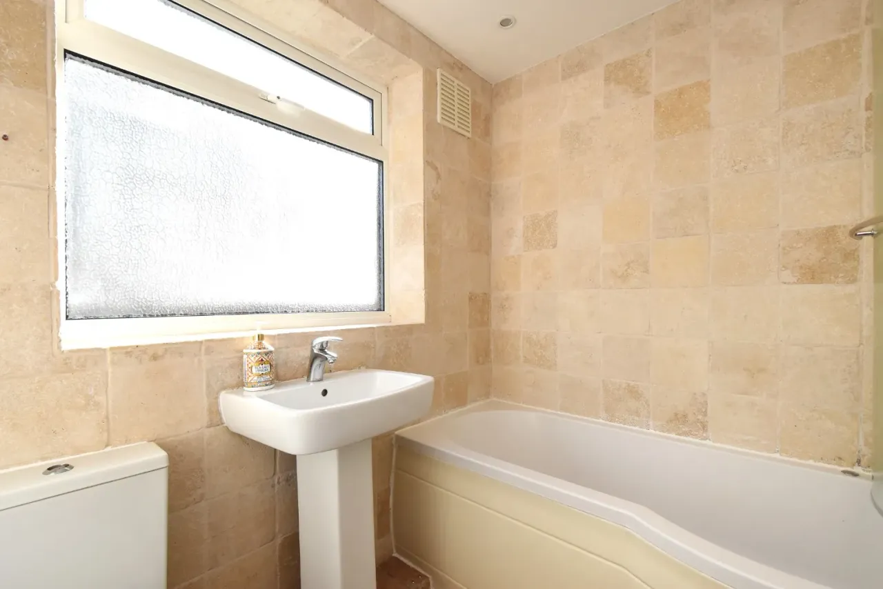 Warren Avenue, Bromley, photo 8