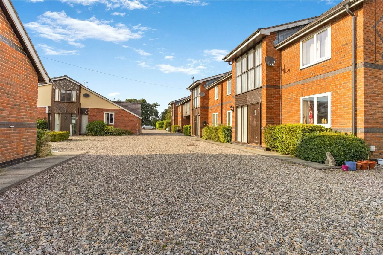 Parkside, Nr Rossett, LL12, photo 18