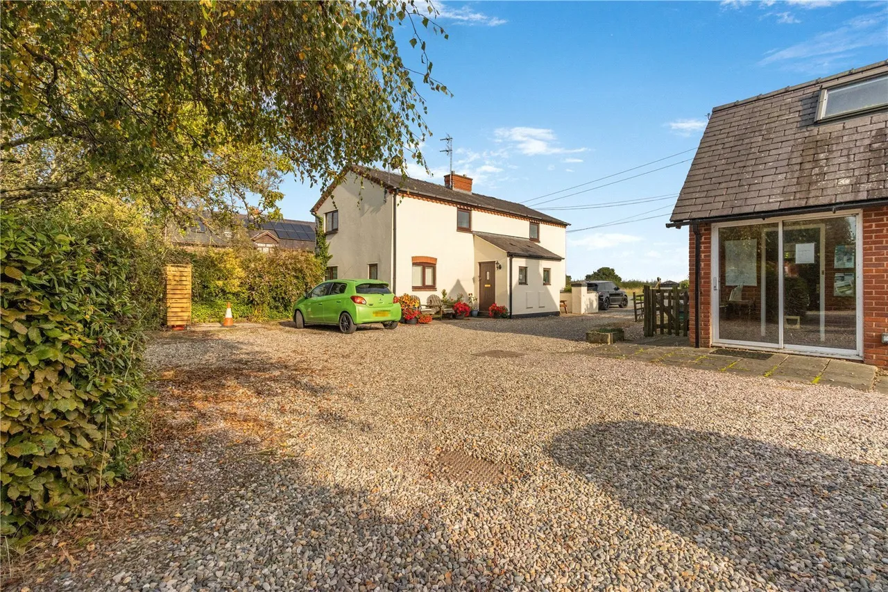 Parkside, Nr Rossett, LL12, photo 15