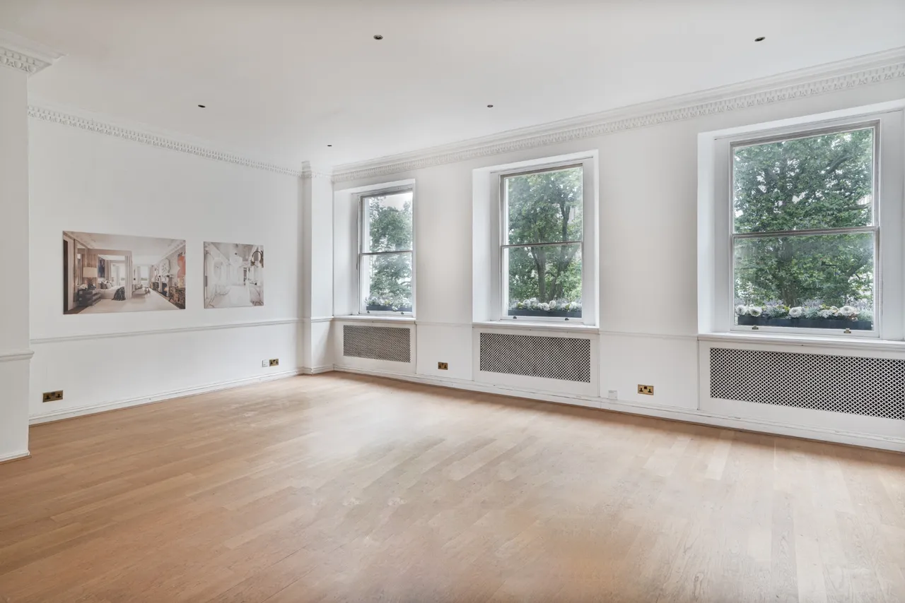 Lowndes Square, Knightsbridge, London, photo 2