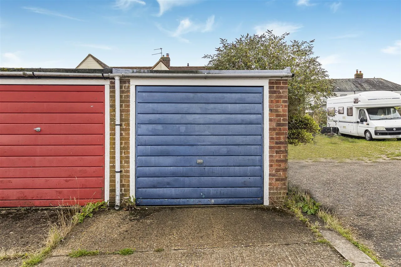 Kings Meadow, Kedington, CB9, photo 17