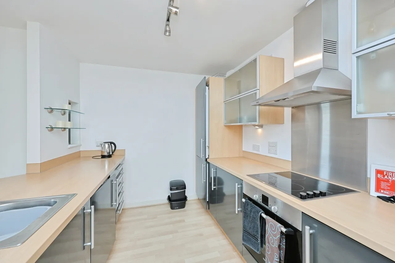 Geoffrey Watling Way, Norwich, Norfolk, NR1, photo 2