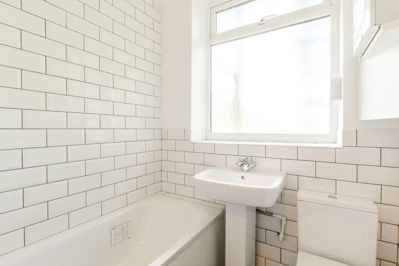 225d Wood Street, London, photo 6