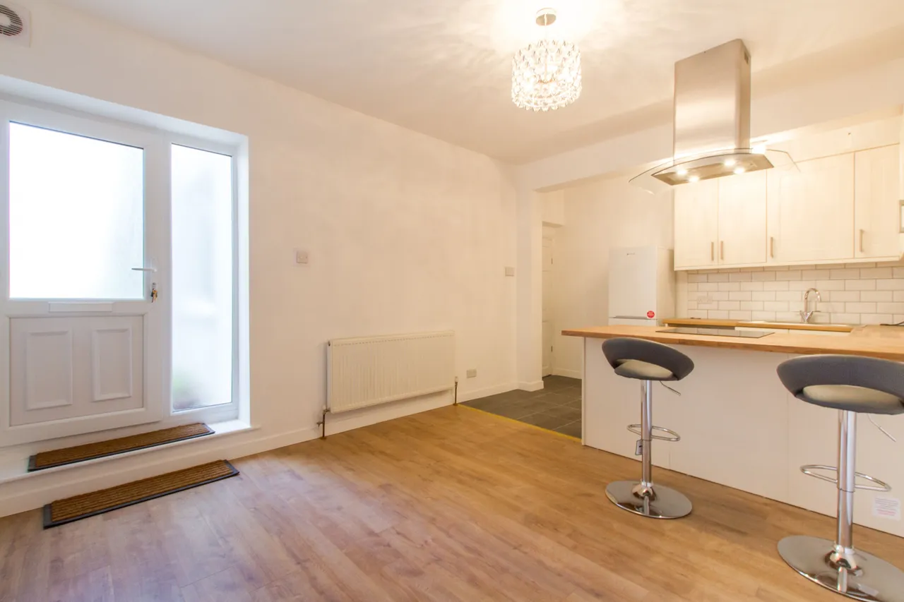 225d Wood Street, London, photo 8