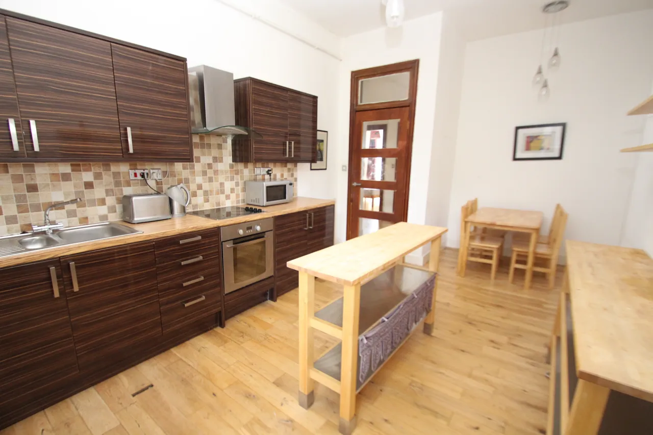 Lawrence Street, Partick, G11, photo 5
