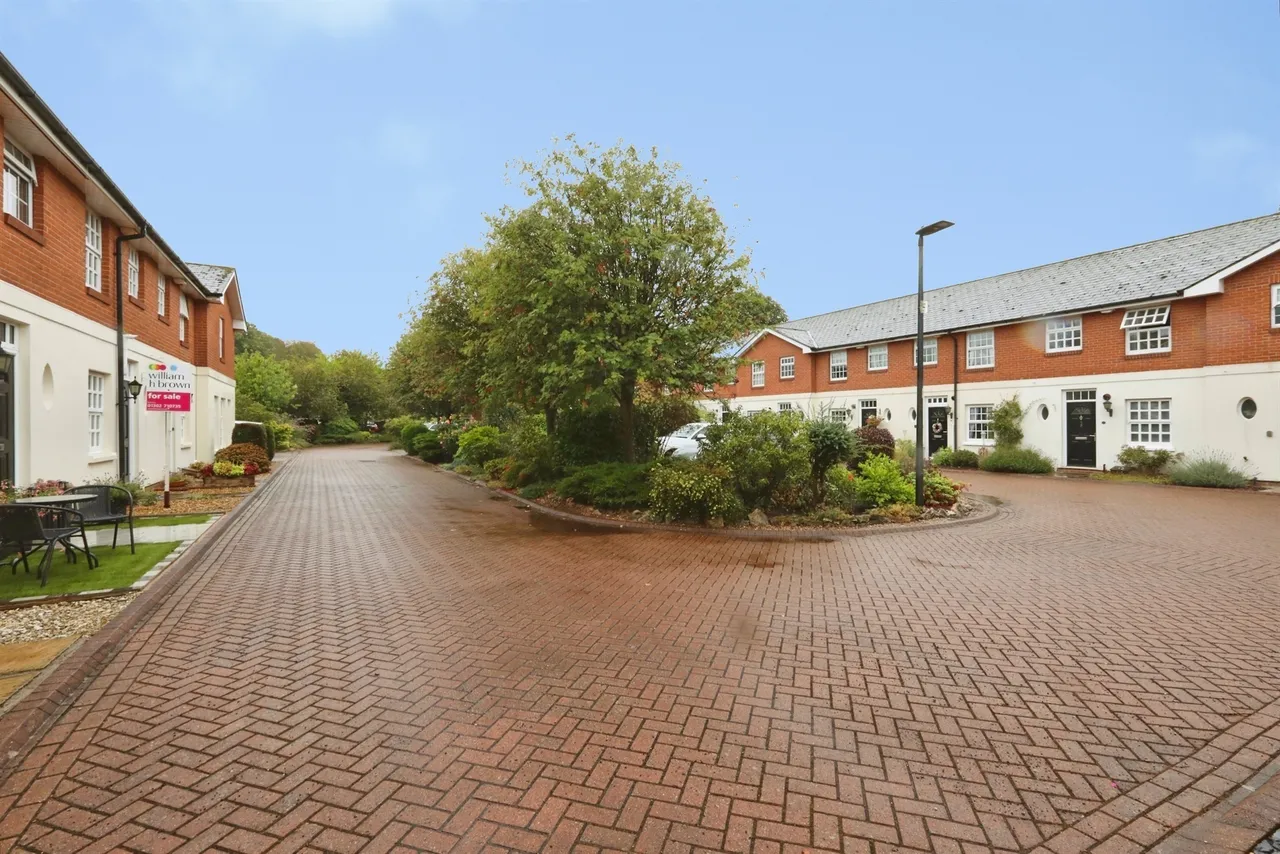 Bedford Court, Bawtry, Doncaster, photo 11