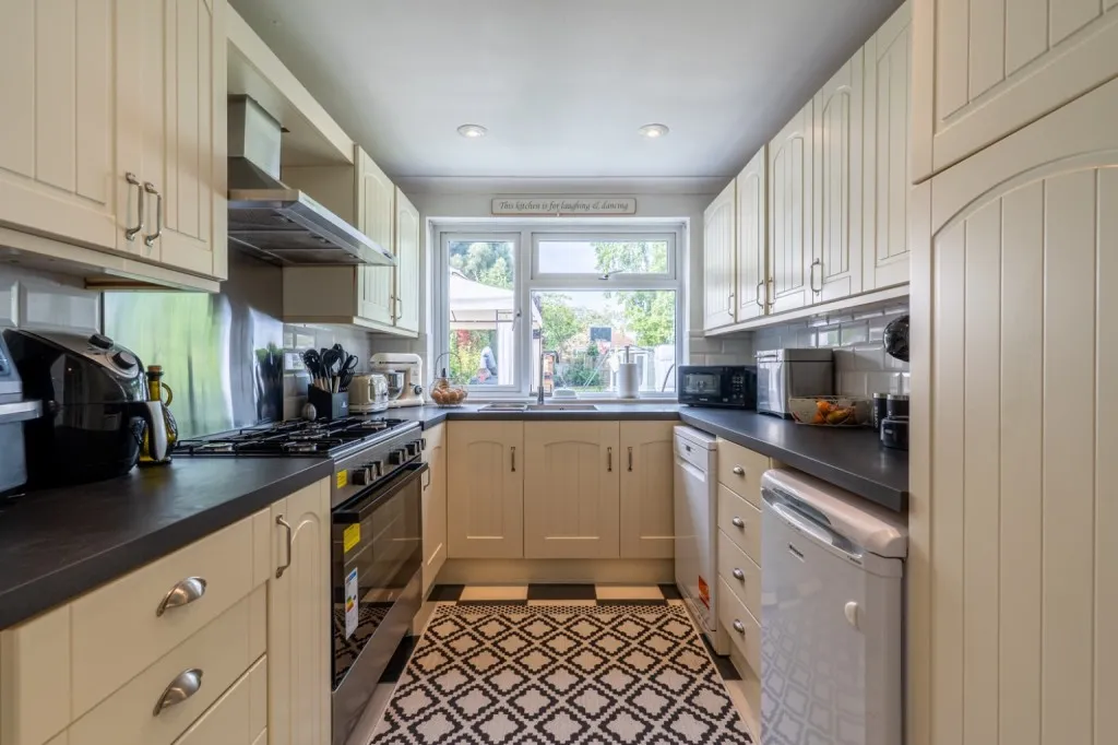 Irvine Road, Higham, ME3, photo 8