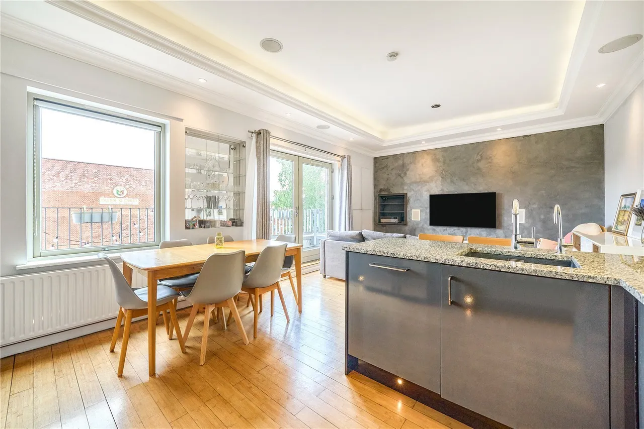 2 bed flat for sale — Meath Road, LONDON, London, E15