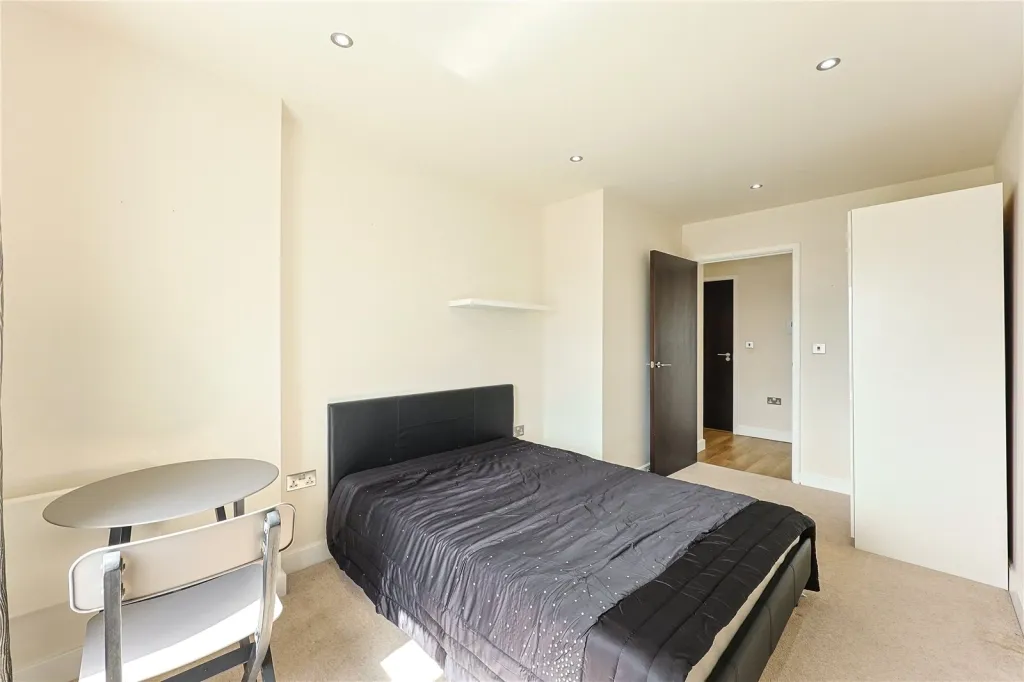 Aerodrome Road, Beaufort Park, NW9, photo 10