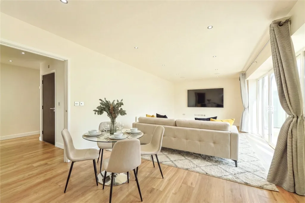 Aerodrome Road, Beaufort Park, NW9, photo 2