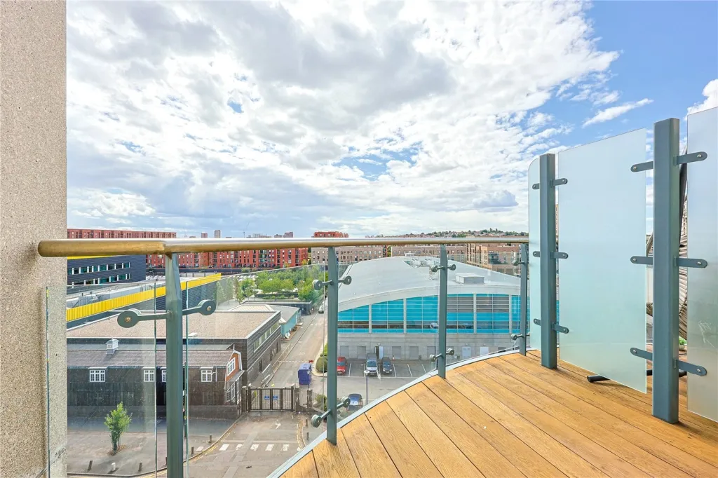 Aerodrome Road, Beaufort Park, NW9, photo 13