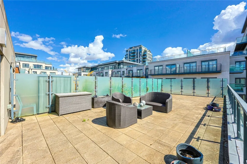 Aerodrome Road, Beaufort Park, NW9, photo 14