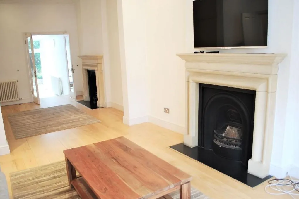 Spectacular Five Bedroom Semi-Detache, photo 21