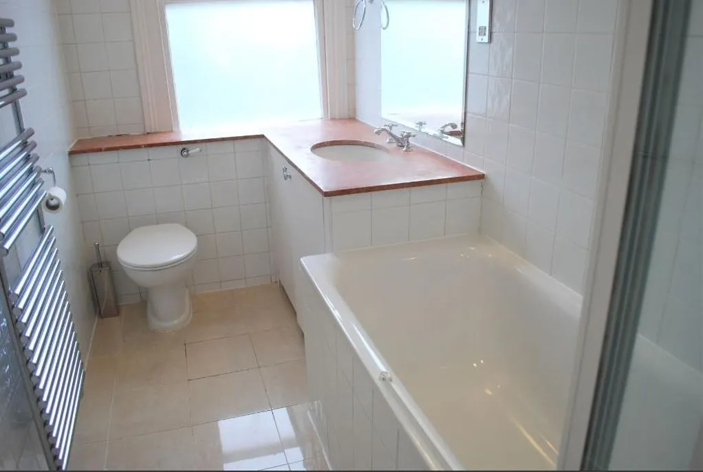Spectacular Five Bedroom Semi-Detache, photo 6