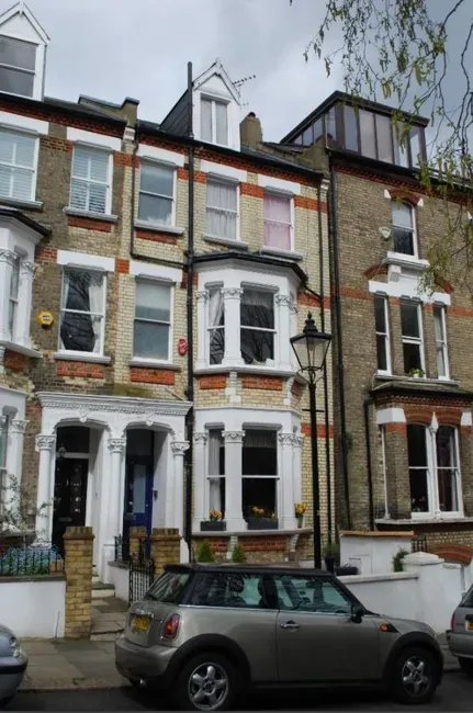 5 bed house for sale — Spectacular Five Bedroom Semi-Detache...