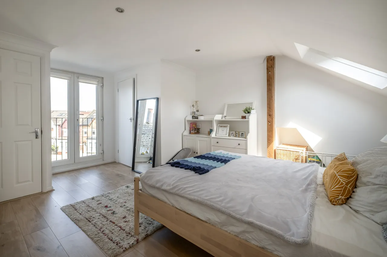 Garratt Lane, London, SW18, photo 5