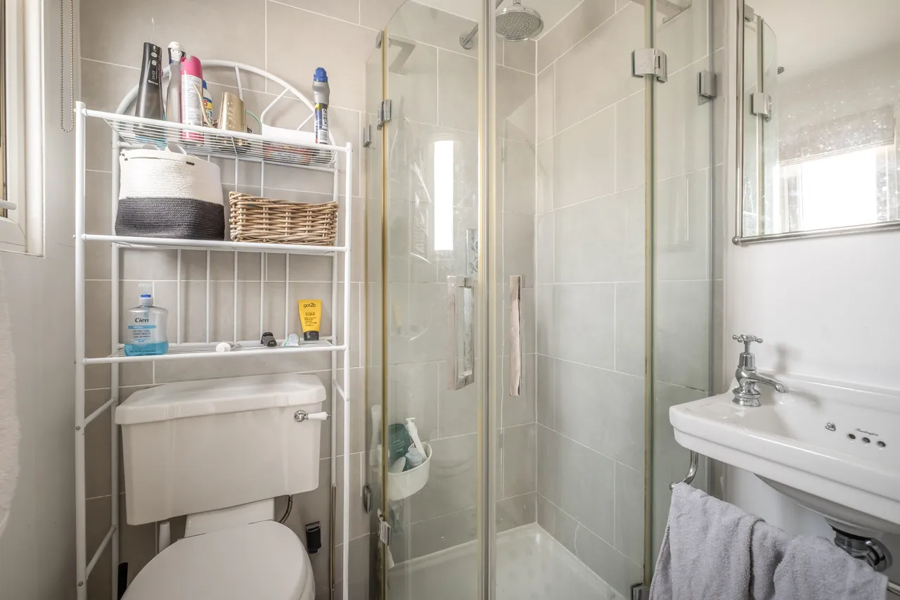 Garratt Lane, London, SW18, photo 6