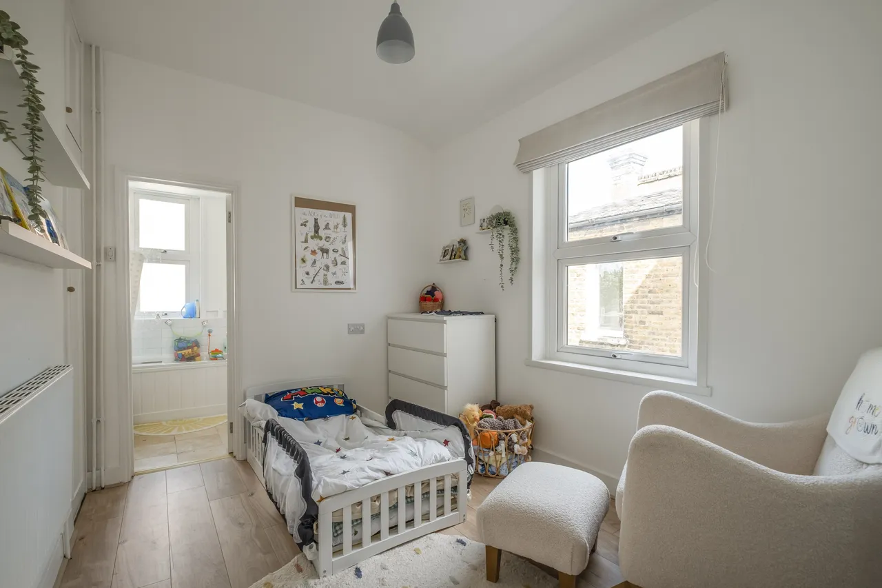 Garratt Lane, London, SW18, photo 9
