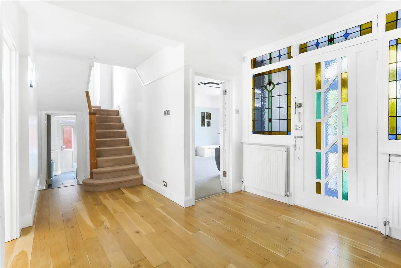 Arundel Avenue, East Ewell, Surrey, KT17 2RJ, photo 5