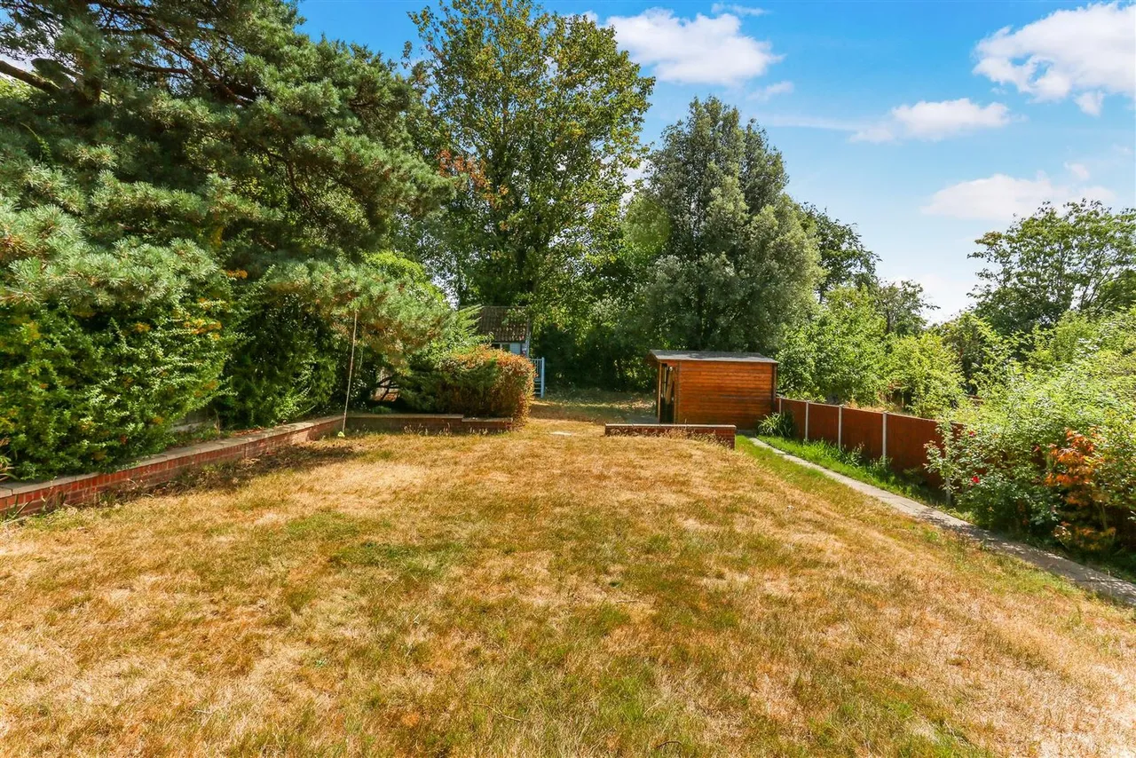 Arundel Avenue, East Ewell, Surrey, KT17 2RJ, photo 10