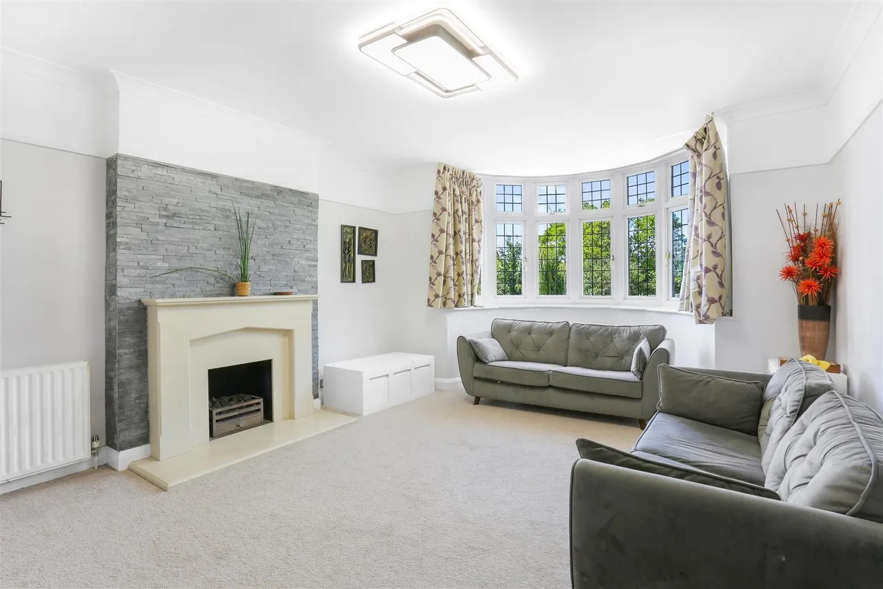 Arundel Avenue, East Ewell, Surrey, KT17 2RJ, photo 3