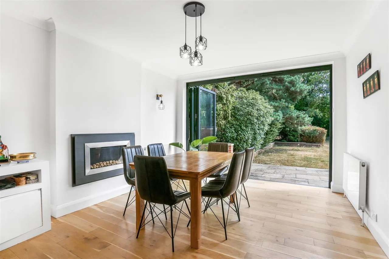 Arundel Avenue, East Ewell, Surrey, KT17 2RJ, photo 4