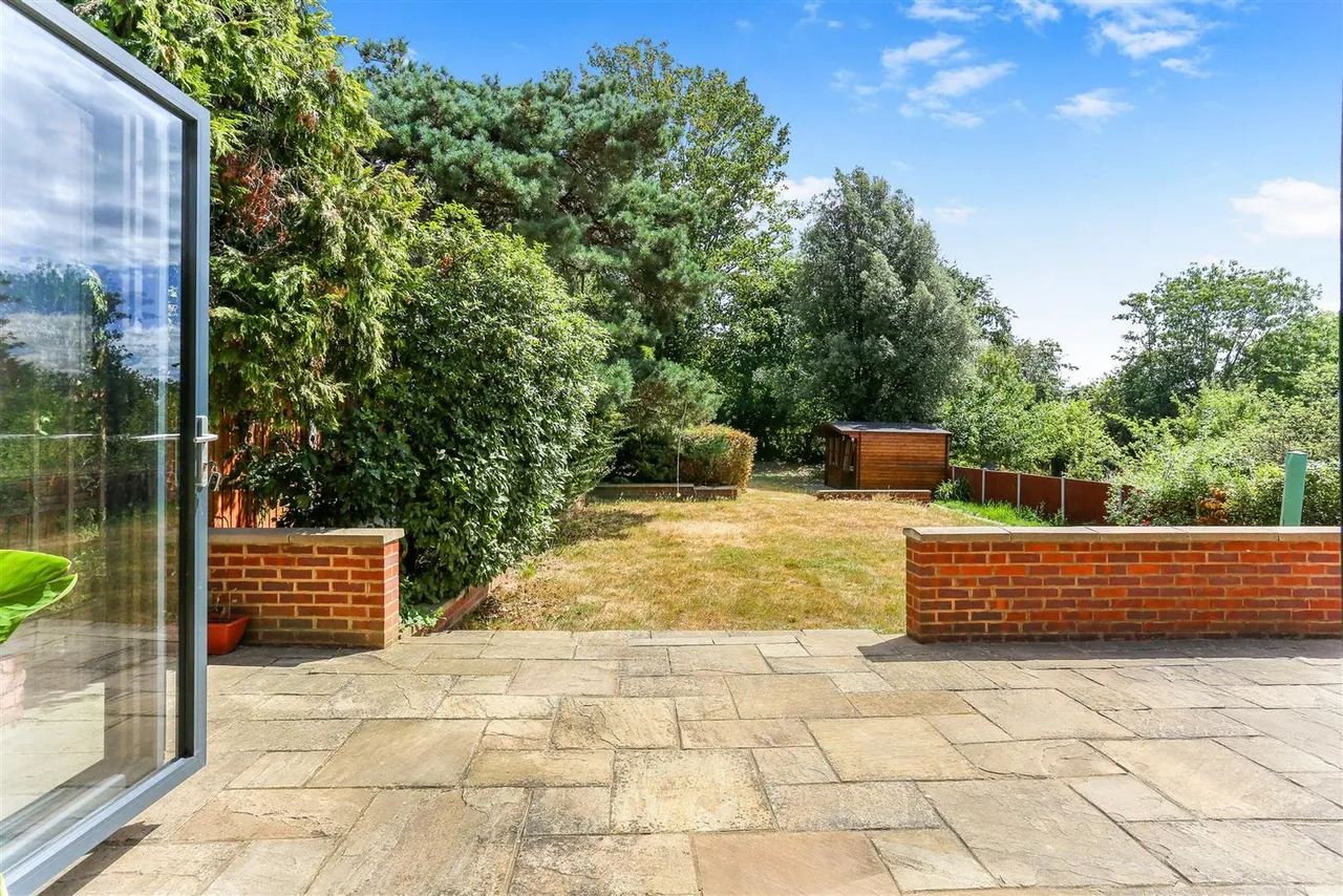 Arundel Avenue, East Ewell, Surrey, KT17 2RJ, photo 9