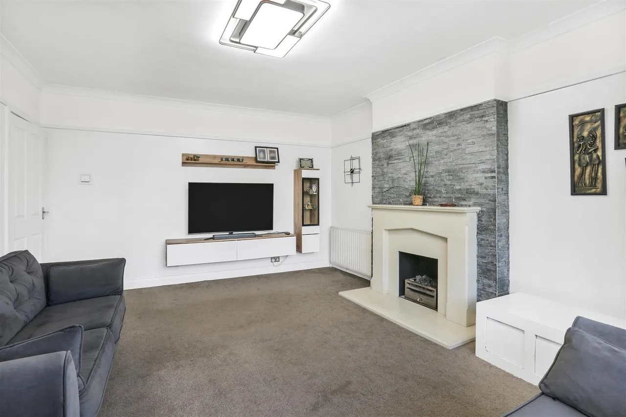 Arundel Avenue, East Ewell, Surrey, KT17 2RJ, photo 6