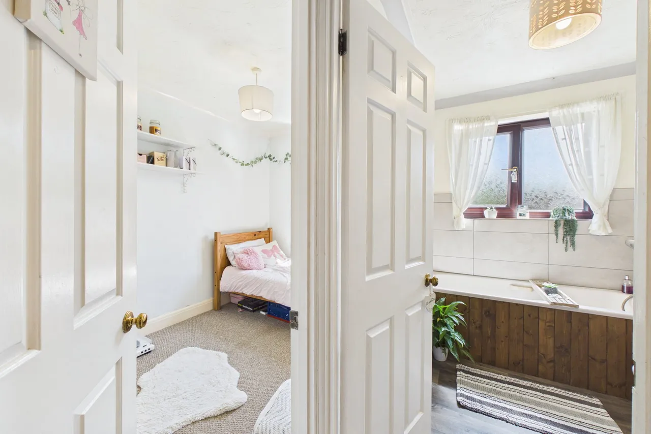 Russet Close, Attleborough, NR17, photo 12