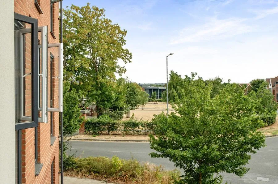 Earle Crescent, Wokingham, RG40, photo 12