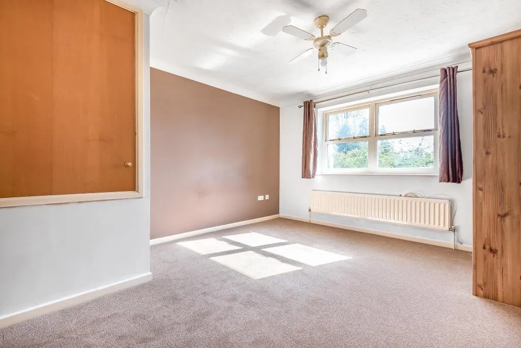 Nuthatch Close, Staines-upon-Thames, TW19, photo 5