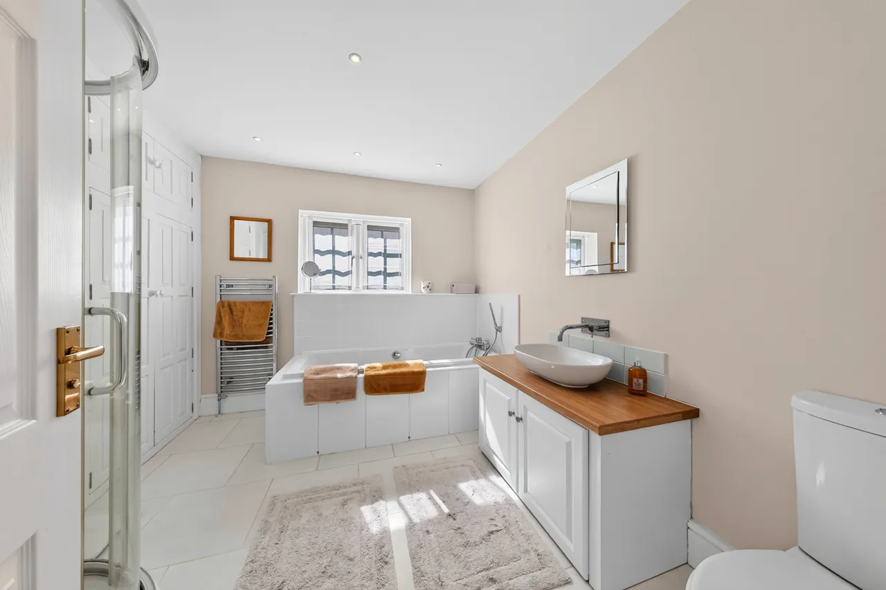 Walnuts Lane, Wickham Market, IP13, photo 16