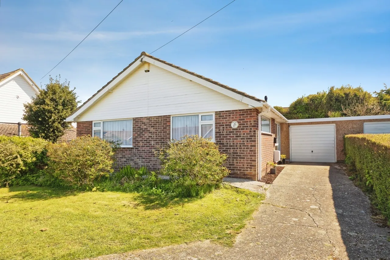 2 bed house for sale — Nelson Park Road, St. Margarets-at-Cliffe, Dover, Kent, CT15