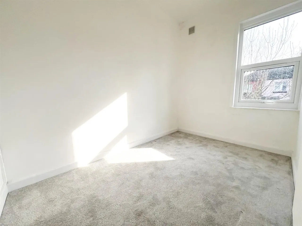 Newlands Road, London, SW16, photo 2