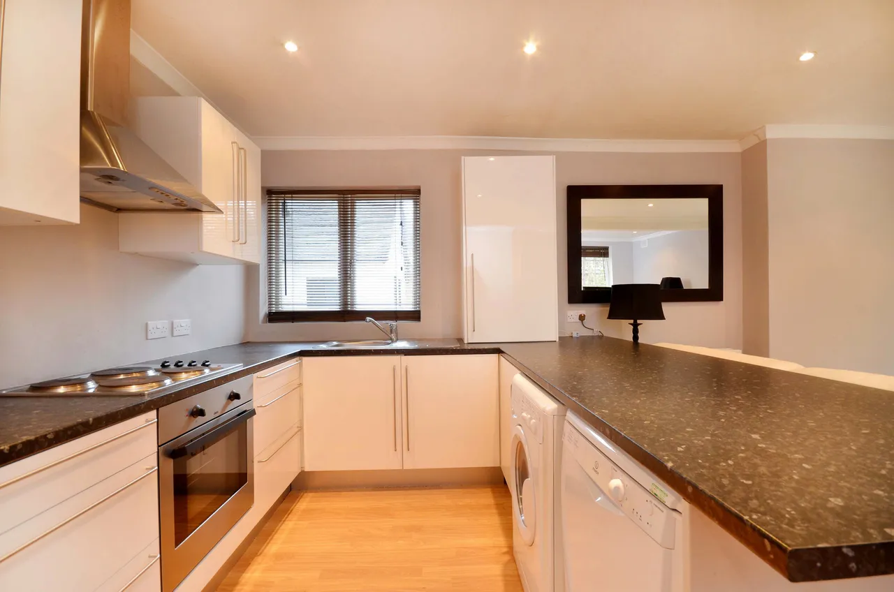 West Byfleet, KT14, photo 4