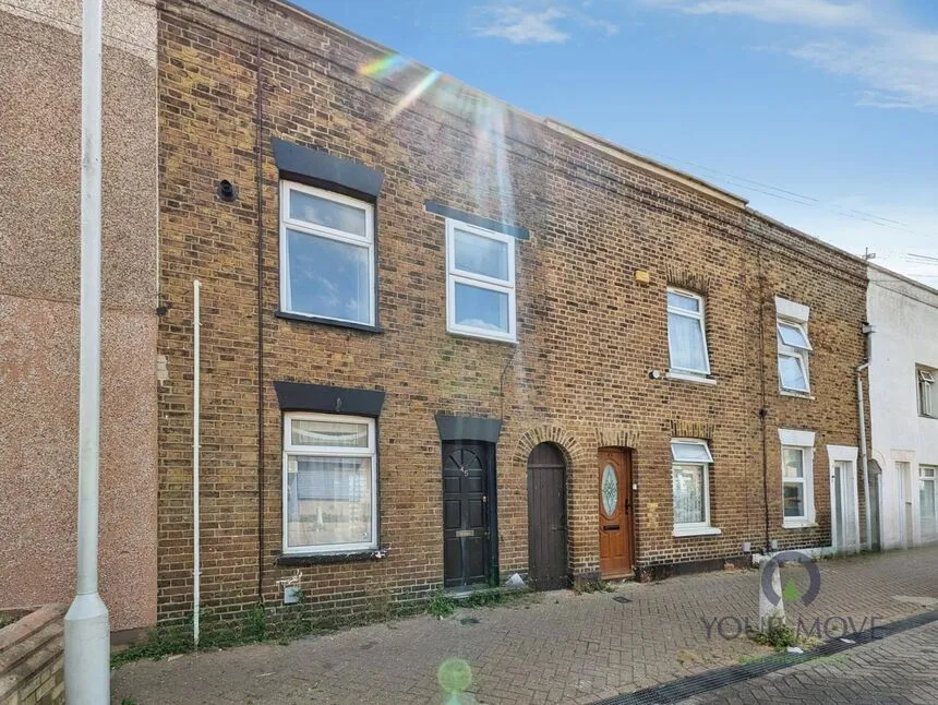 2 bed house for sale — Alma Street, Sheerness, Kent, ME12