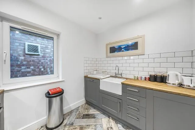 Bartholomew Street, Newbury, RG14, photo 2