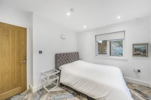 Bartholomew Street, Newbury, RG14, photo 6