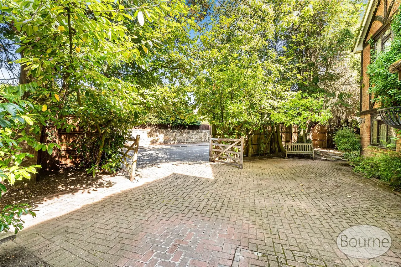 Horseshoe Lane West, Guildford, GU1, photo 13