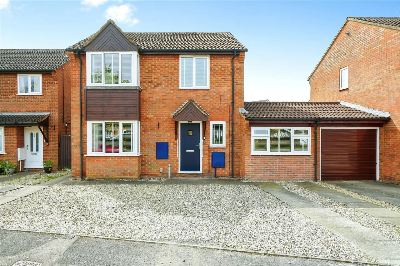 3 bed house for sale — Wensum Crescent, BICESTER, Oxfordshire, OX26