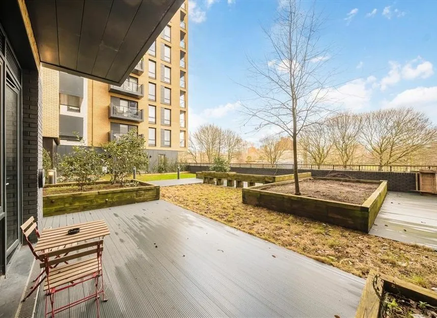 Palmers Road, Bethnal Green, E2, photo 4